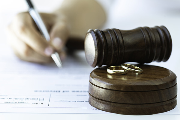 Corona Del Mar Divorce Lawyer divorce attorney segment 300x199 1